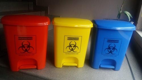 Plastic Waste Bin With Foot Pedal