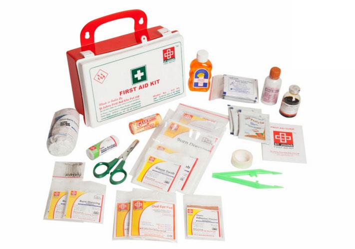 First Aid Workplace Kit Small - Plastic Box Wall Mounted - 67 Components