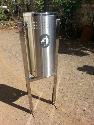 Single Pole Bin