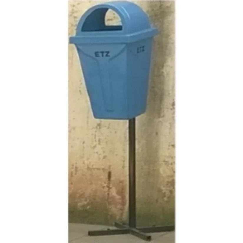Dome Dustbin with 5ft pole