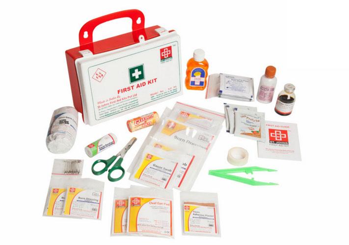First Aid Workplace Kit  Small - Plastic Box Wall Mounted - 67 Components